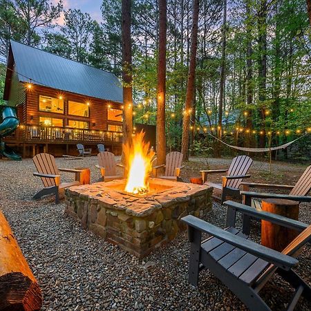 Hickory Bear - Cabin Surrounded By Pines, Sleeps 10, Hot Tub, Fire Pit, Arcade, Foosball Table & Deck Slide Broken Bow Eksteriør bilde