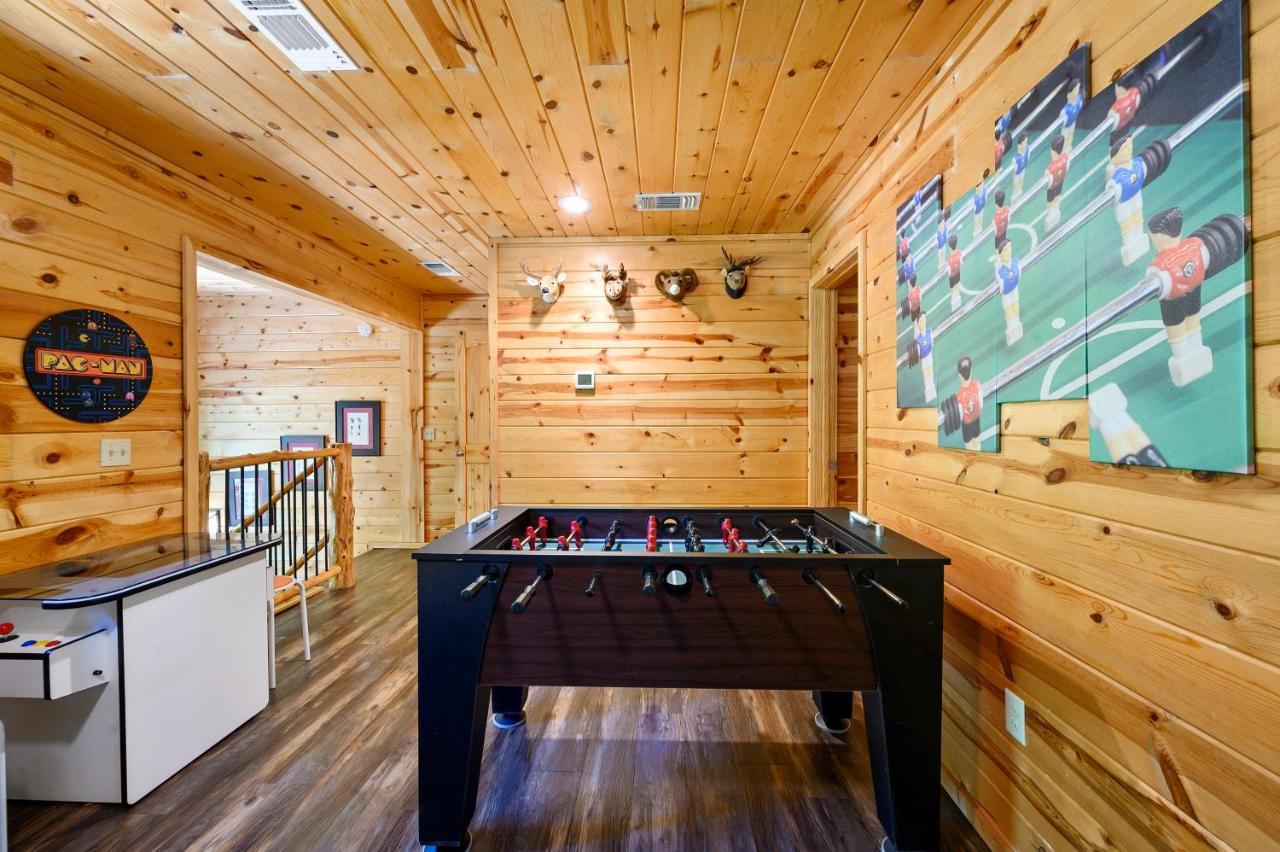 Hickory Bear - Cabin Surrounded By Pines, Sleeps 10, Hot Tub, Fire Pit, Arcade, Foosball Table & Deck Slide Broken Bow Eksteriør bilde