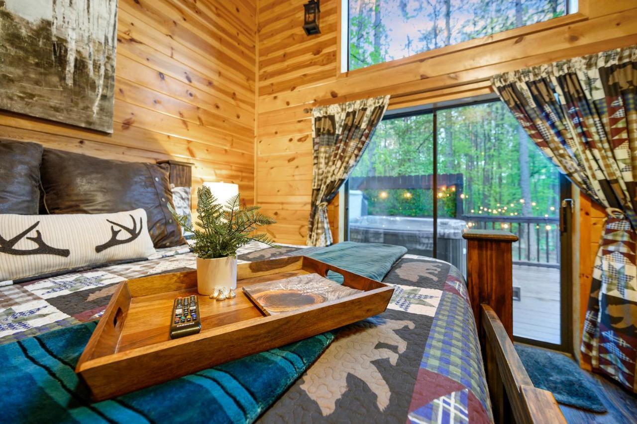 Hickory Bear - Cabin Surrounded By Pines, Sleeps 10, Hot Tub, Fire Pit, Arcade, Foosball Table & Deck Slide Broken Bow Eksteriør bilde