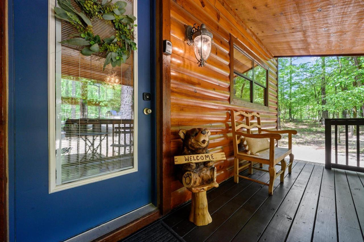 Hickory Bear - Cabin Surrounded By Pines, Sleeps 10, Hot Tub, Fire Pit, Arcade, Foosball Table & Deck Slide Broken Bow Eksteriør bilde