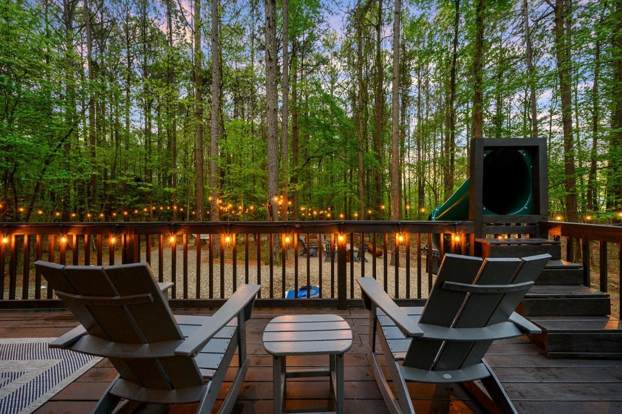 Hickory Bear - Cabin Surrounded By Pines, Sleeps 10, Hot Tub, Fire Pit, Arcade, Foosball Table & Deck Slide Broken Bow Eksteriør bilde