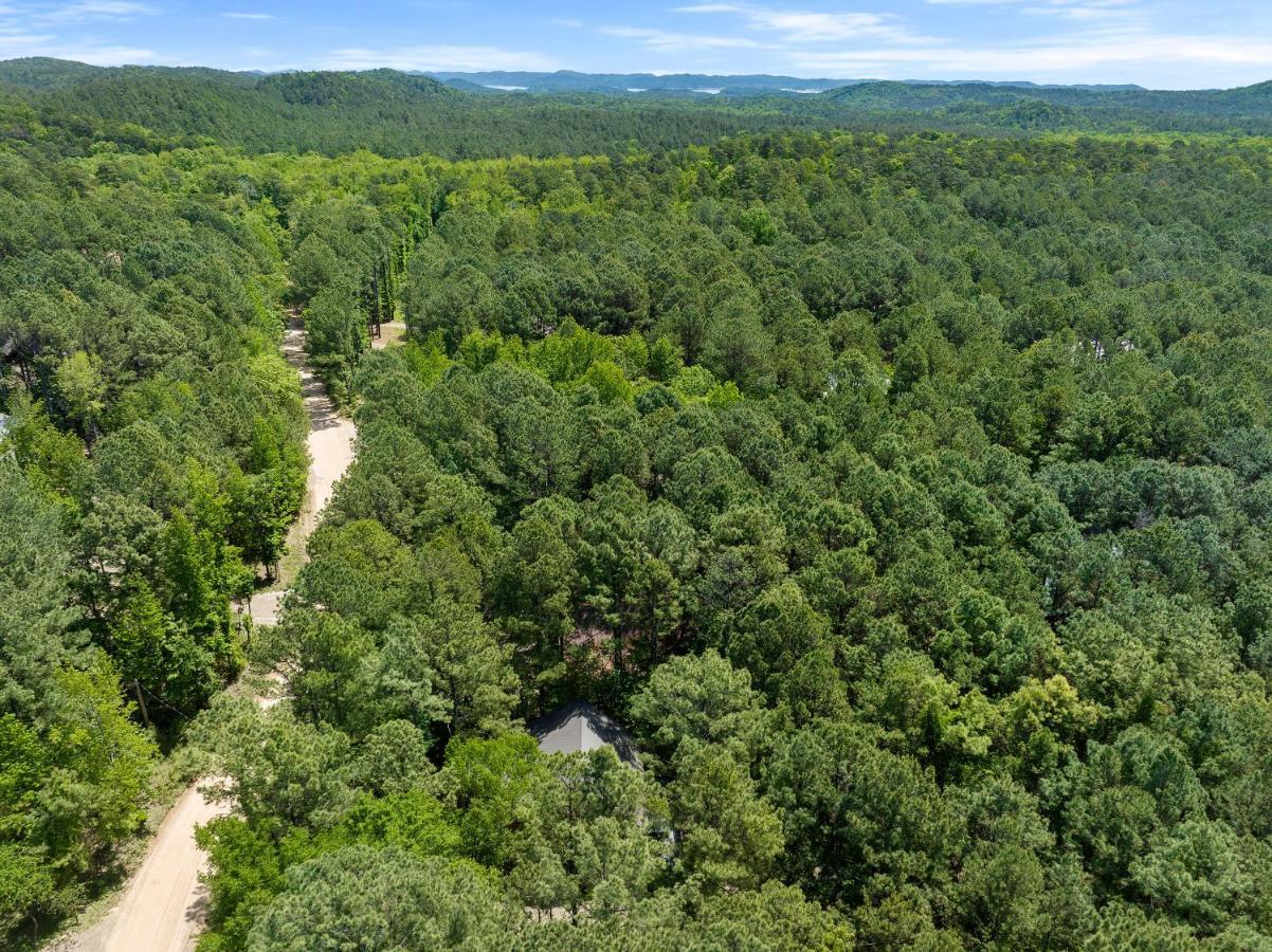 Hickory Bear - Cabin Surrounded By Pines, Sleeps 10, Hot Tub, Fire Pit, Arcade, Foosball Table & Deck Slide Broken Bow Eksteriør bilde
