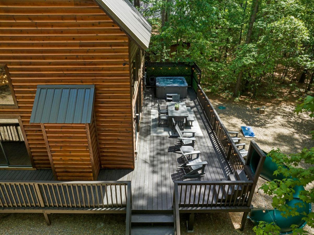 Hickory Bear - Cabin Surrounded By Pines, Sleeps 10, Hot Tub, Fire Pit, Arcade, Foosball Table & Deck Slide Broken Bow Eksteriør bilde