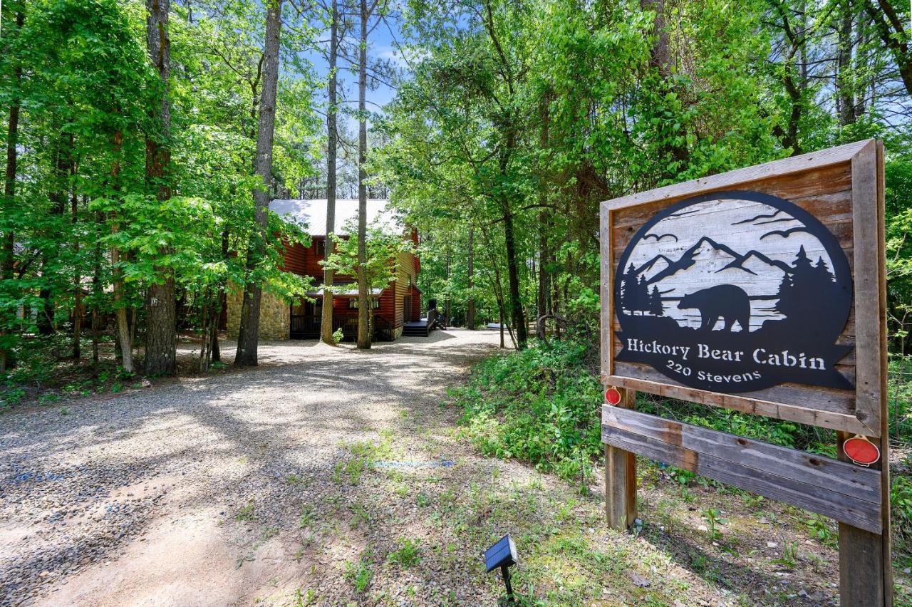 Hickory Bear - Cabin Surrounded By Pines, Sleeps 10, Hot Tub, Fire Pit, Arcade, Foosball Table & Deck Slide Broken Bow Eksteriør bilde