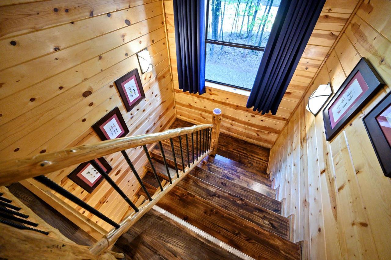 Hickory Bear - Cabin Surrounded By Pines, Sleeps 10, Hot Tub, Fire Pit, Arcade, Foosball Table & Deck Slide Broken Bow Eksteriør bilde