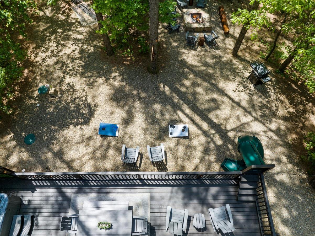 Hickory Bear - Cabin Surrounded By Pines, Sleeps 10, Hot Tub, Fire Pit, Arcade, Foosball Table & Deck Slide Broken Bow Eksteriør bilde