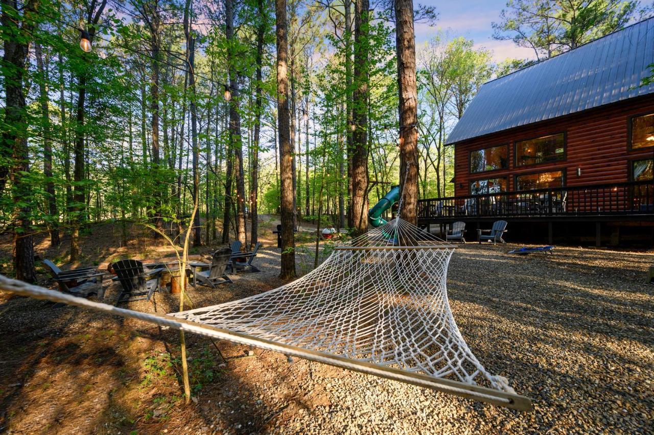 Hickory Bear - Cabin Surrounded By Pines, Sleeps 10, Hot Tub, Fire Pit, Arcade, Foosball Table & Deck Slide Broken Bow Eksteriør bilde