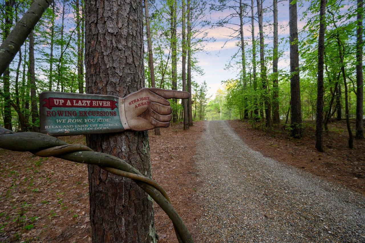 Hickory Bear - Cabin Surrounded By Pines, Sleeps 10, Hot Tub, Fire Pit, Arcade, Foosball Table & Deck Slide Broken Bow Eksteriør bilde